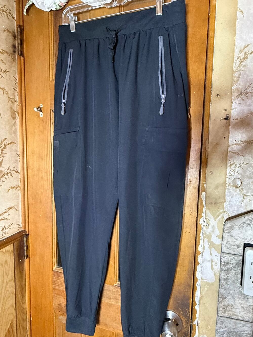 black nylon jogger athloetic pants Zipper Pockets